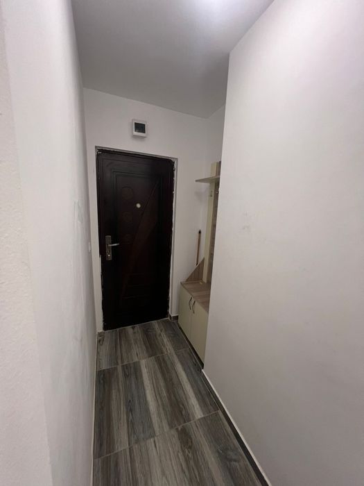 Închiriez garsonieră la capătul troleului (micro 19)