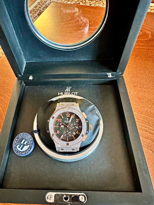 Продават се златни часовници 750*