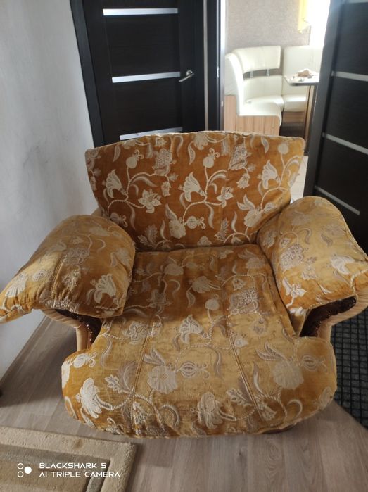 Диван и два кресла