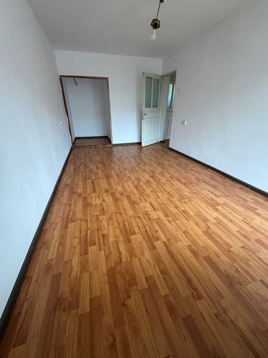 Vând casă și spațiu comercial în centrul orașului Gherla