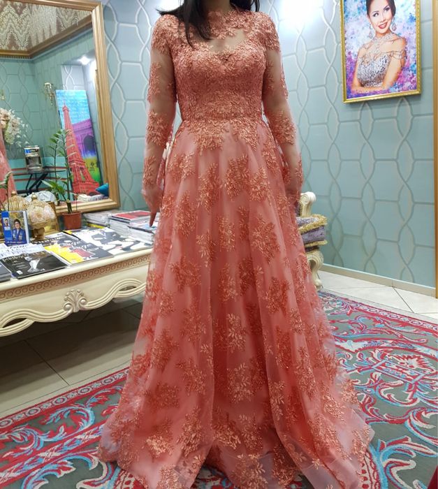 Вечернее платье