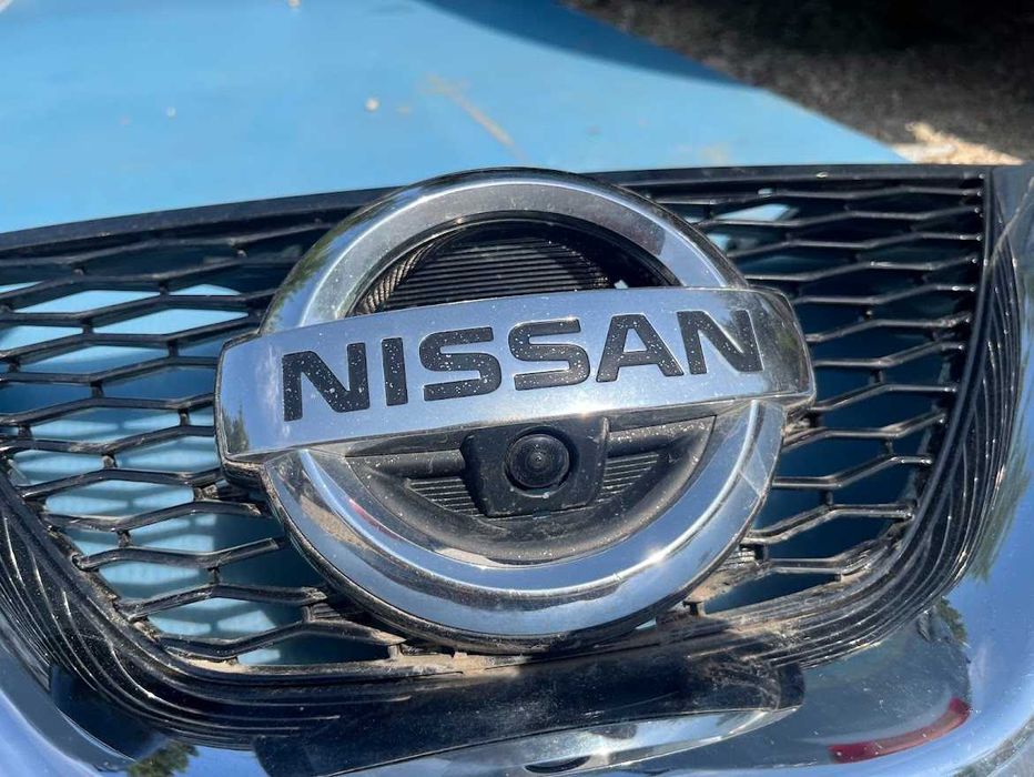 Решетка с дупка за камера за Nissan Rogue (X-Trail) 2017