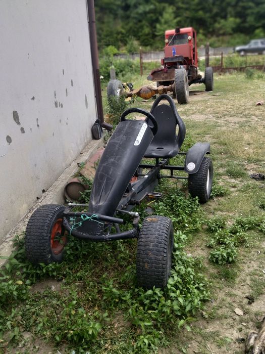 se vinde cart impecabil