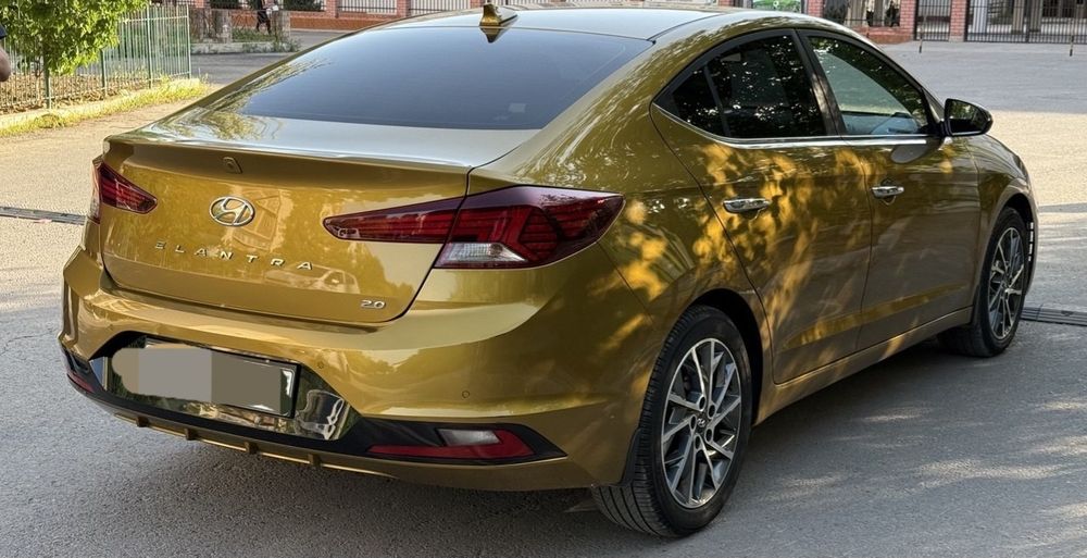 Hyundai Elantra 2019 г. - отличное состояние