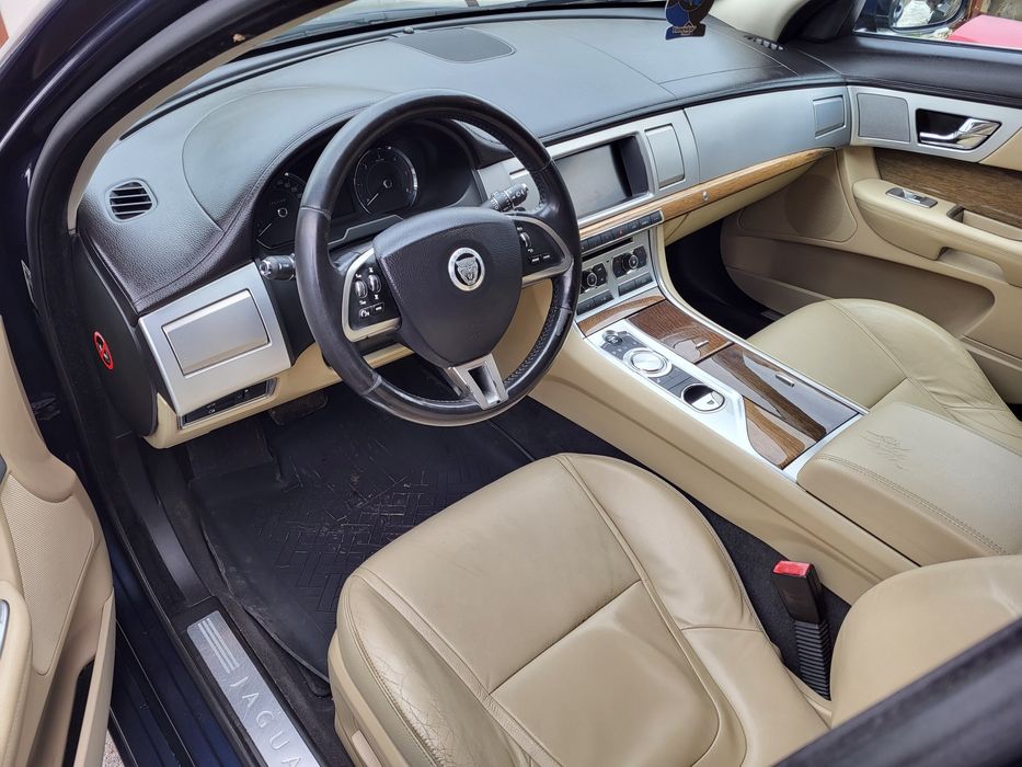 Vand Jaguar Xf 2012