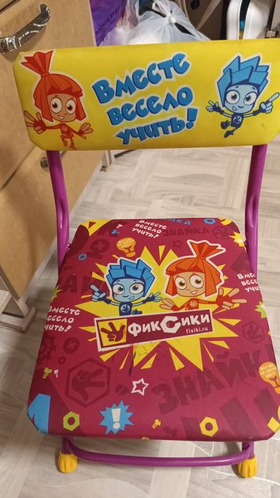 Продам парту детскую