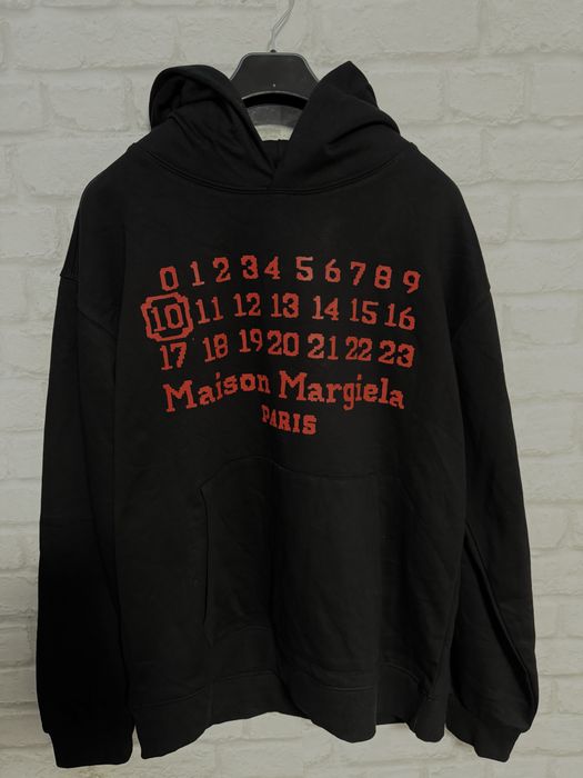 Maison Margiela Hoodie с Red Number Print