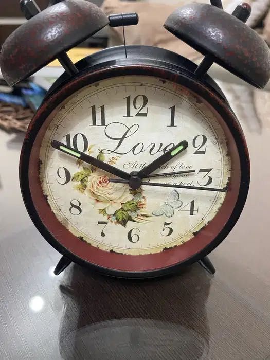 Метален винтидж часовник