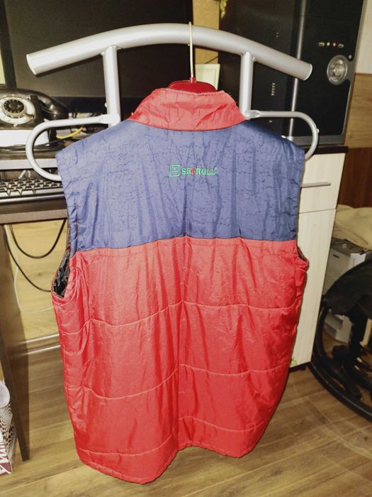 Стол тип закачалка за дрехи