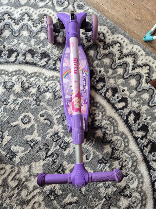 Продам самокат для девочки