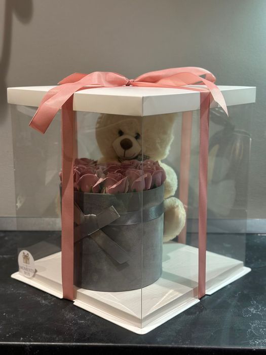 Aranjament ursulet de plus/flori de sapun