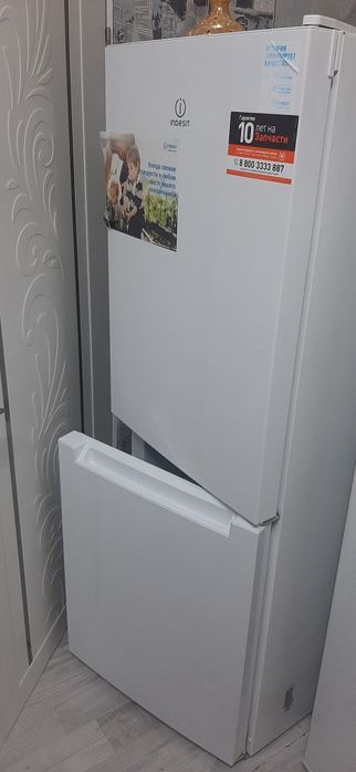 Холодильник б/у . В отличном состоянии