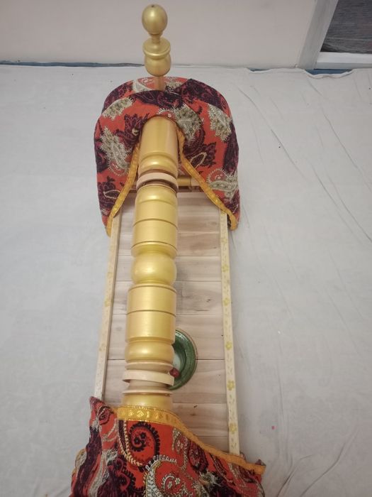 Beshik sotiladi, yaxshi holatda .