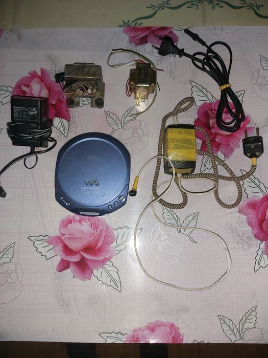 CD player portabil cu sursa, trafuri , alim. Panasonic ,Cablu  220v