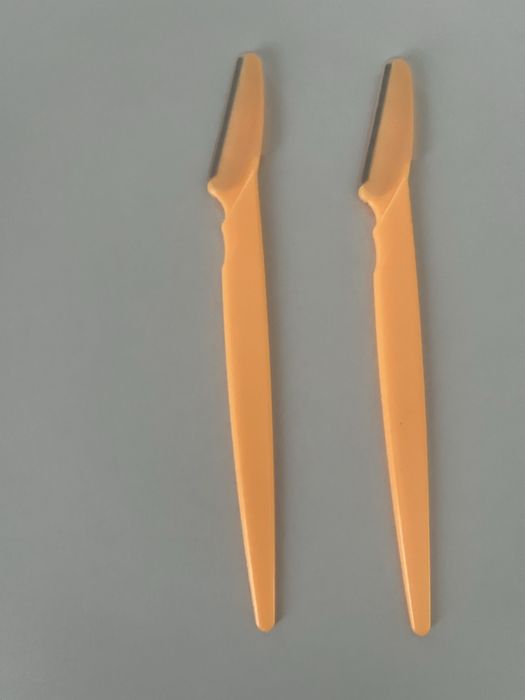 Самобръсначка за вежди