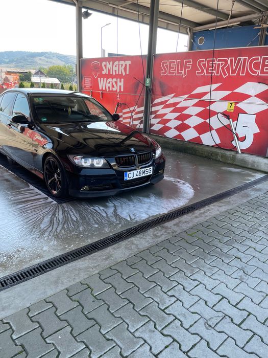 Vând Bmw E90 2.0 diesel sau schimb e92 +-diferența