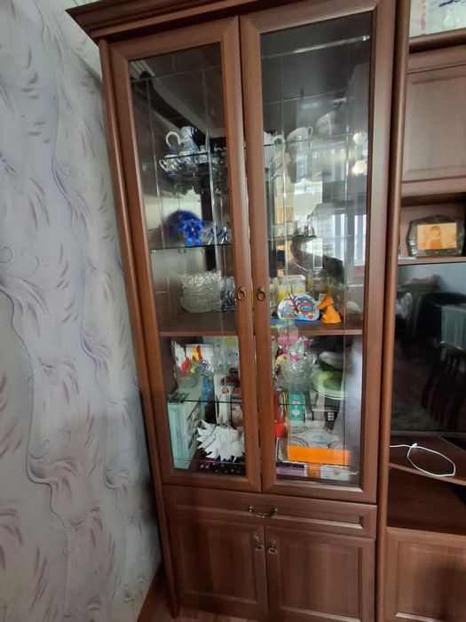 Продам шкаф для посуды