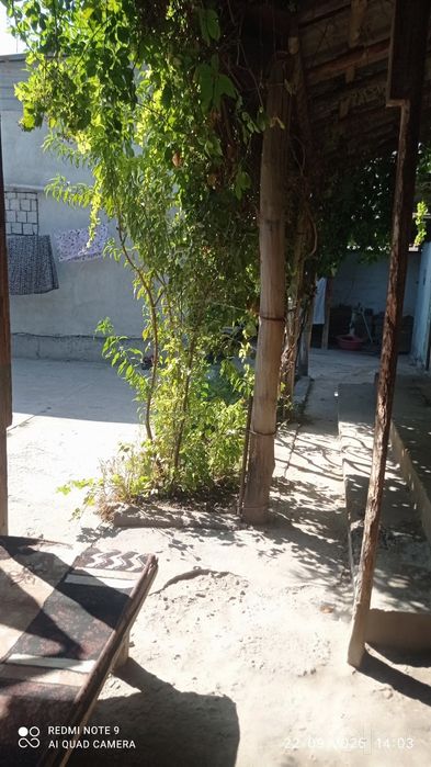 Uy sotiladi 3sotik 4 xona