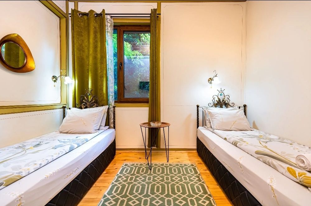 Дава се под наем Етаж от къща в Пловдив, Старият град - 90 кв.м за 1196.97 € - Снимка #9