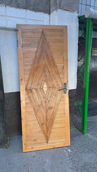 Продам дверь Б/У,