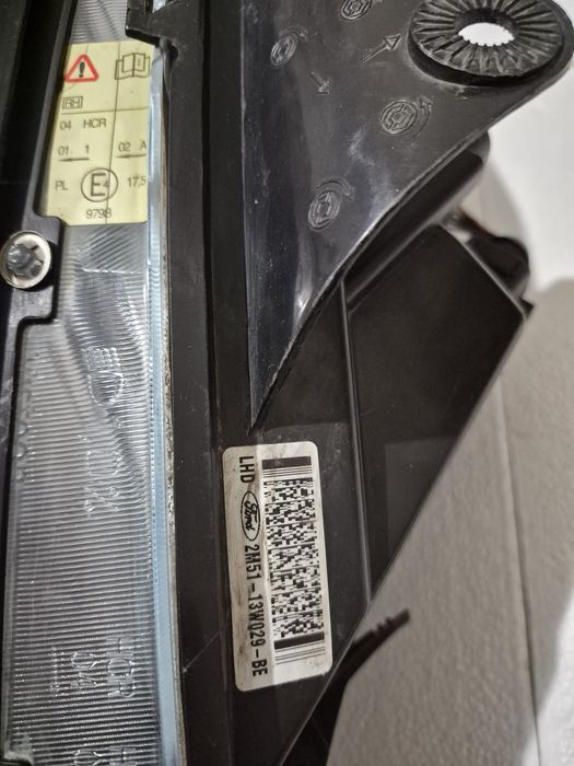 Ляв и Десен  Фар L и R  Форд Фокус/Ford Focus  2000--2004 година MK1