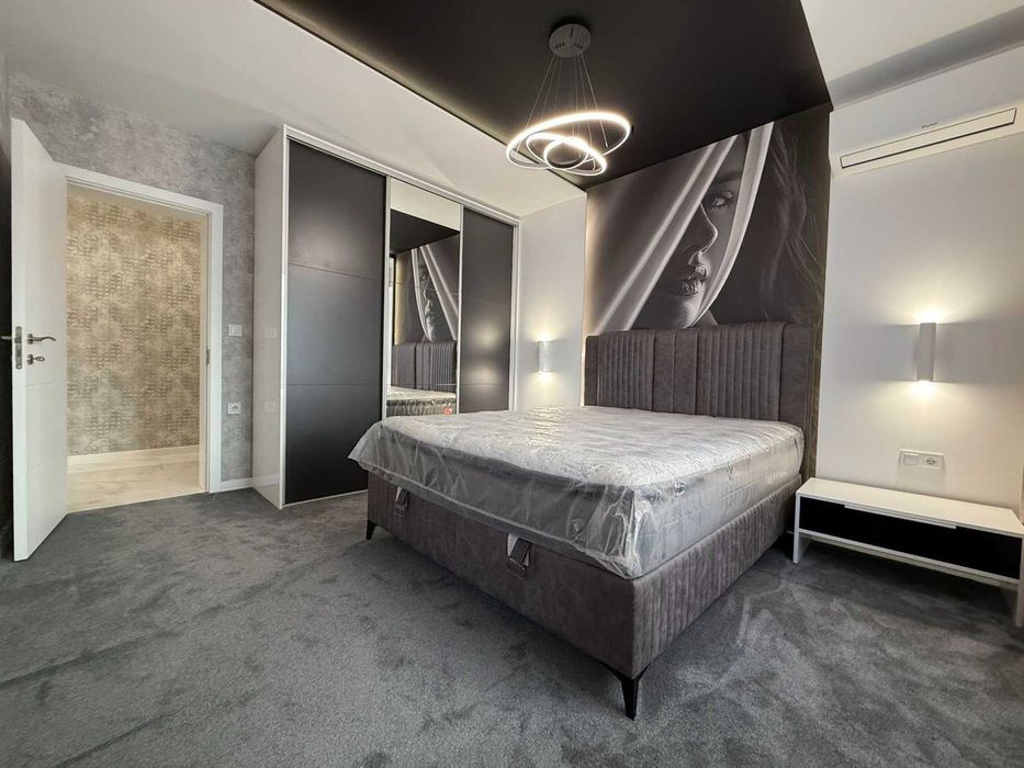 Продава се Тристаен апартамент в Пловдив, Остромила - 118 кв.м за 1992 €/кв.м - Снимка #8