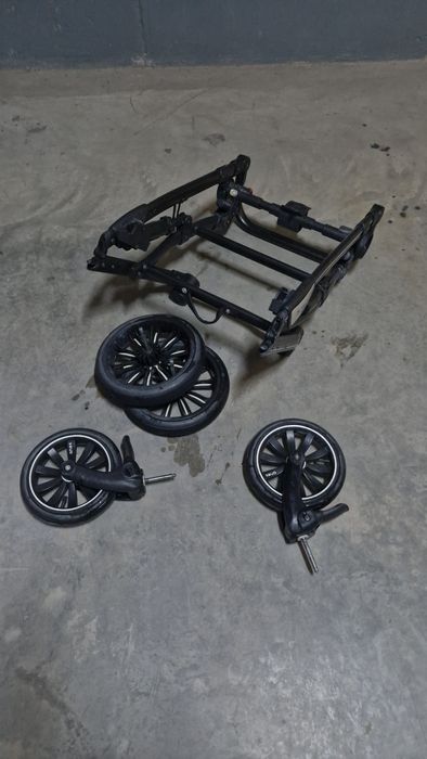 Продам коляску Anex 3в1