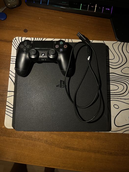 Playstation 4 , 1 TB, в отлично състояние