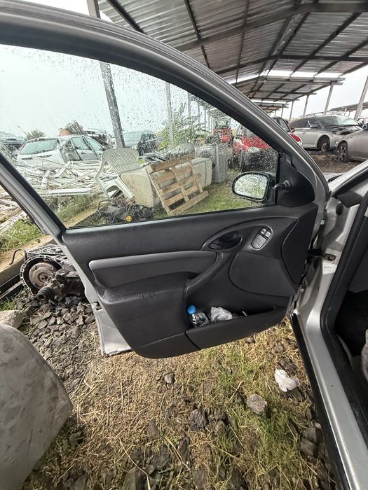 Форд фокус 1.8 114 кс 2000г на части