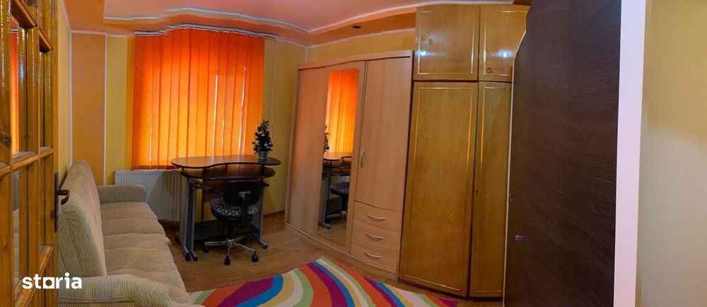 Apartament de vanzare, cu 3 camere, mobilat si utilat, in zona Dambovi