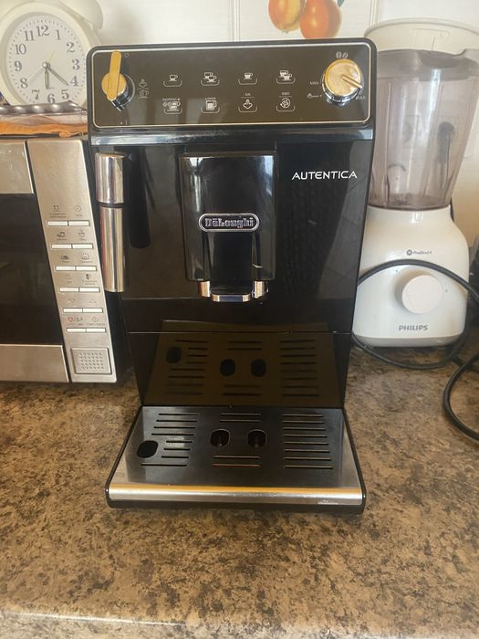 Кофемашина марки delonghi