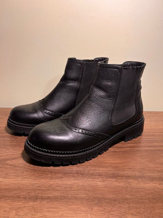 черни дамски боти челси