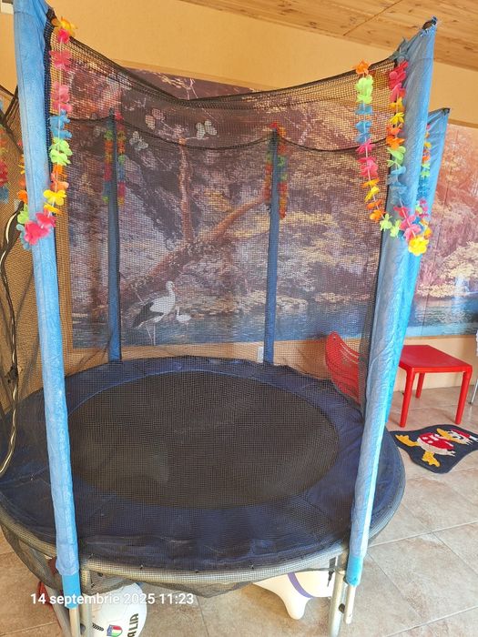 Trambulina exterior / interior