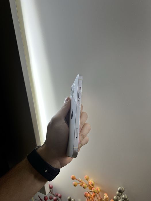 Продам IPhone 13 128gb