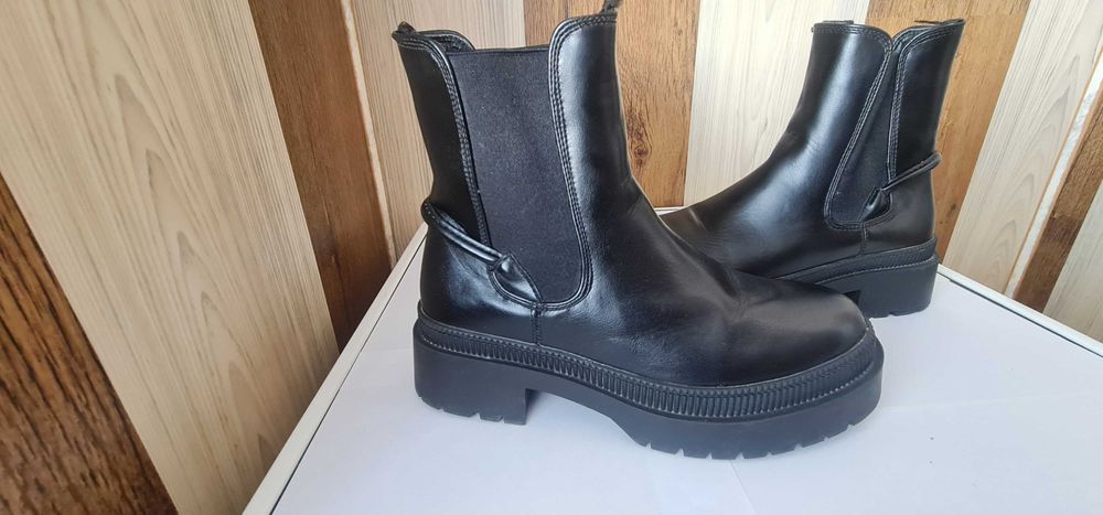 Дамски ежедневни боти ,,Tendenz" черни с топъл хастар 36 номер.