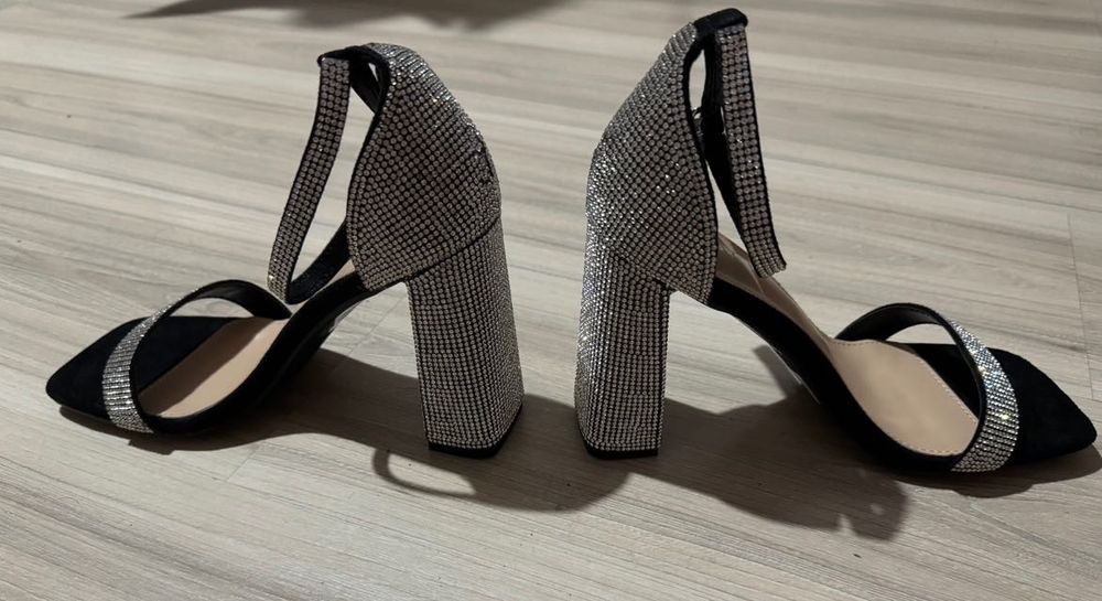 сандали на ток Glamorous