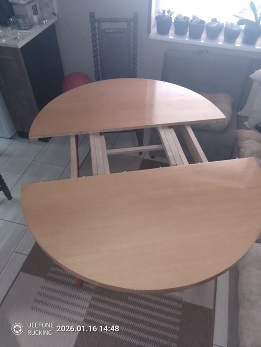 Кухненска маса от дърво