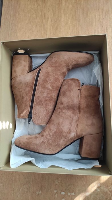 НОВИ Дамски обувки, марка PIURE, размер 37