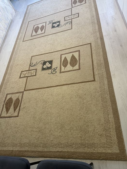 Продам ковер в хорошем состоянии