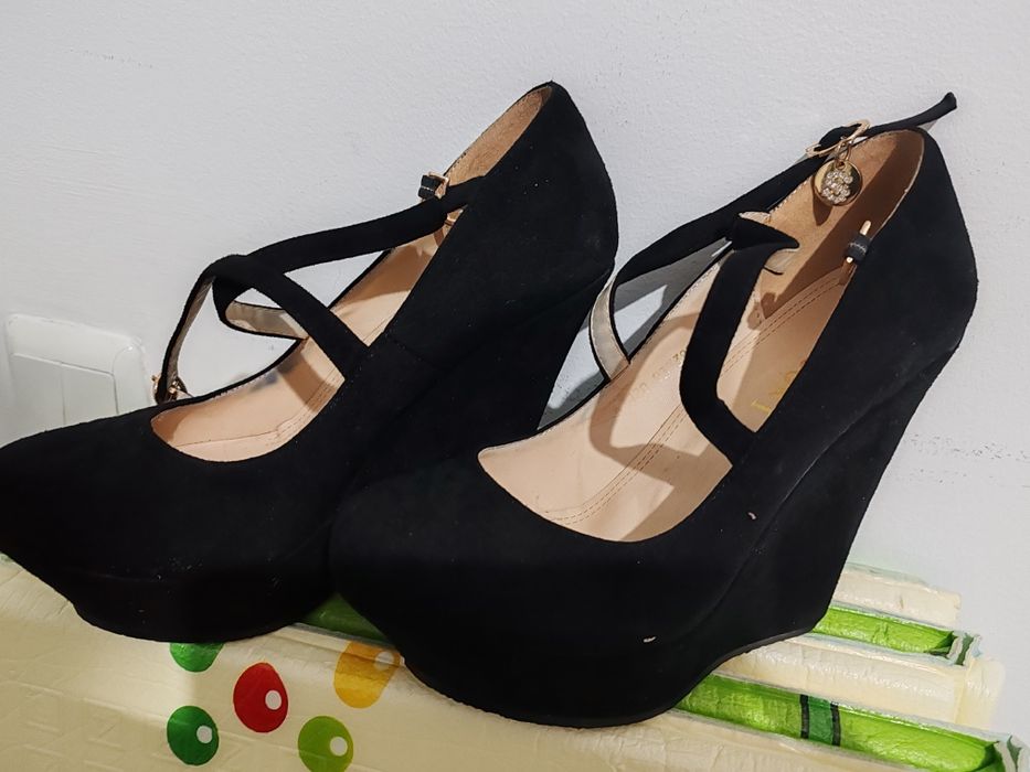 Продам туфли летние.