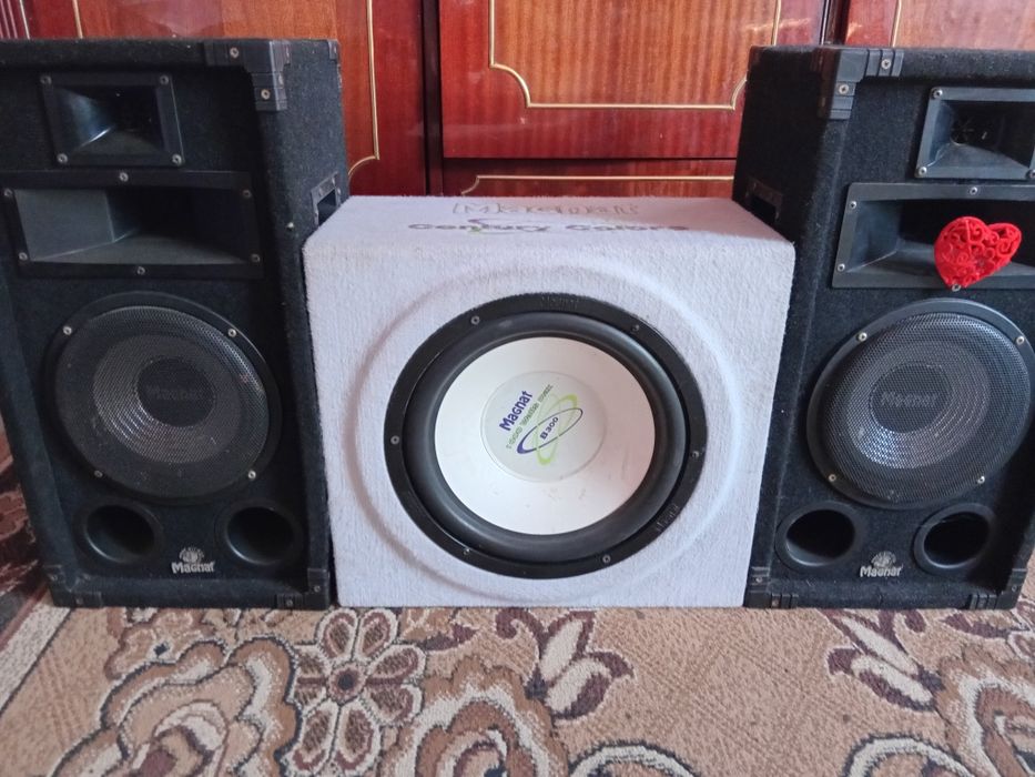 Vand 2 boxe 1 tub de bass