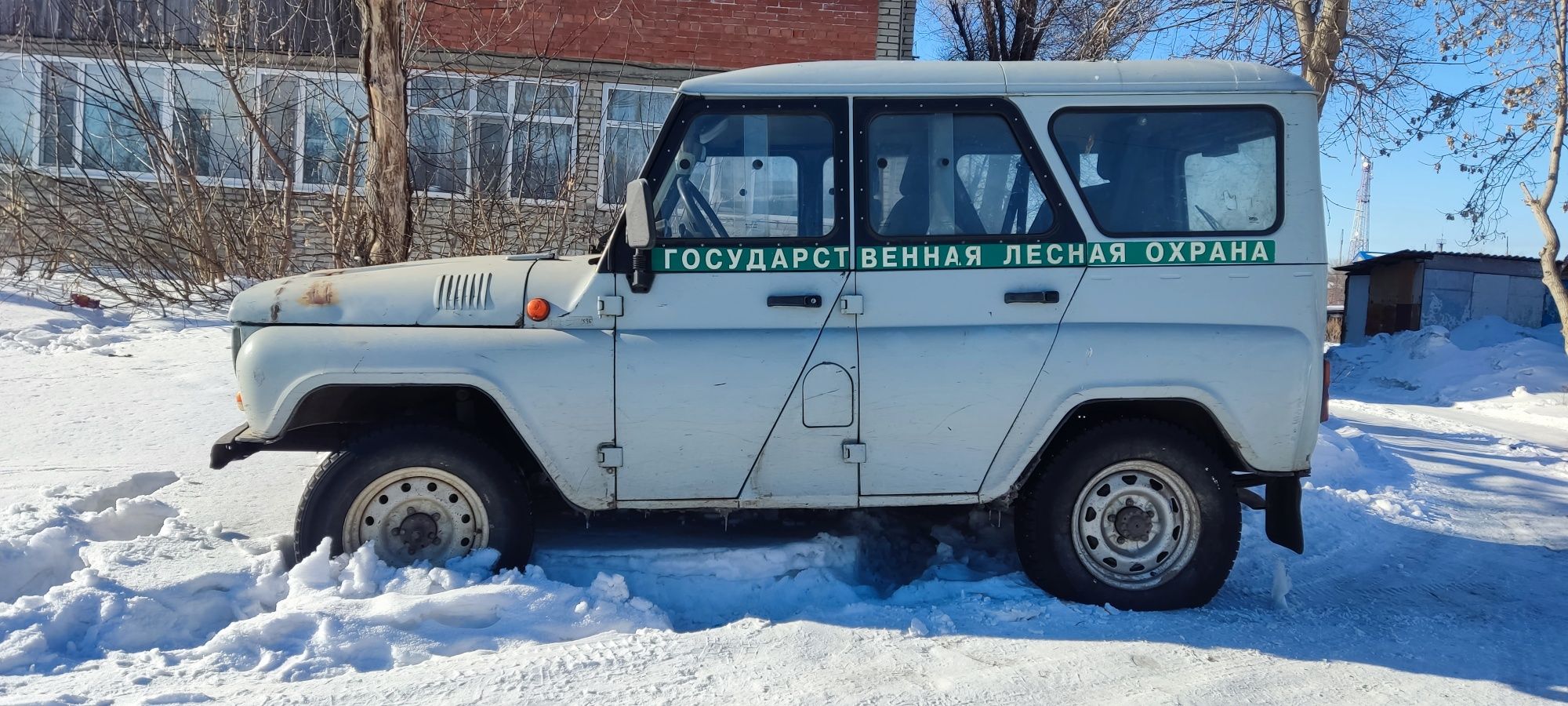 Экспедиционный багажник Уникар для УАЗ 3303 корзина с сеткой. Установка на водостоки.