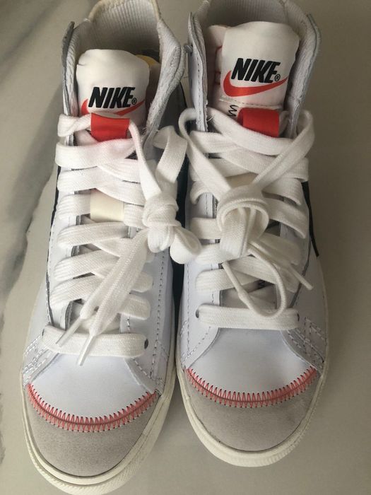 Nike • Big Swash •