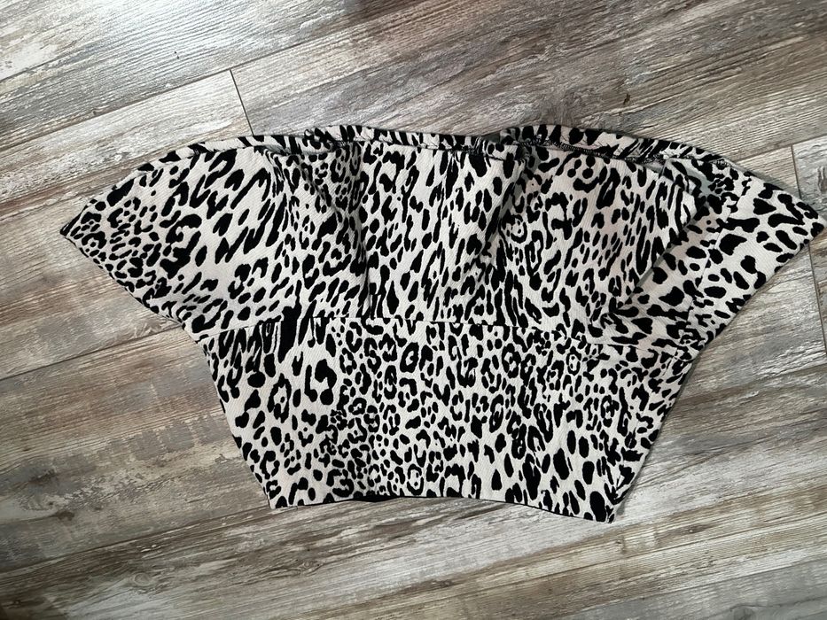 Къса пола на Зара