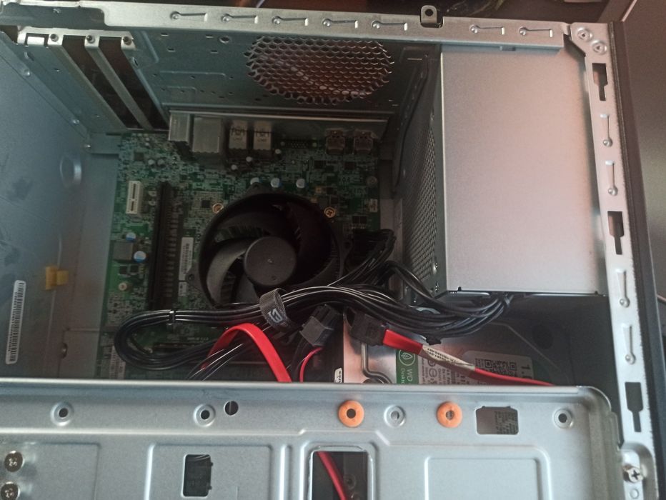 Срочно продам обмен на смартфон i510400f