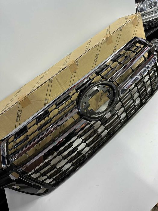 Решетка радиатора LC 200  оригинал