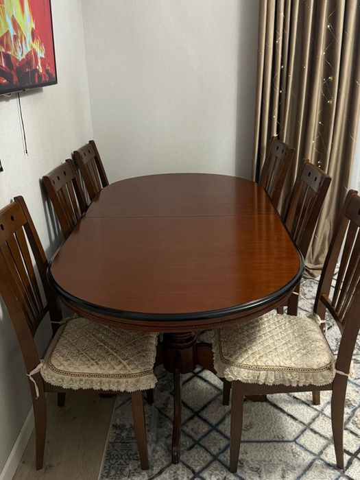 Стол со стульями