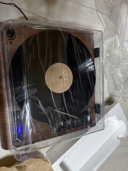 Виниловый проигрыватель