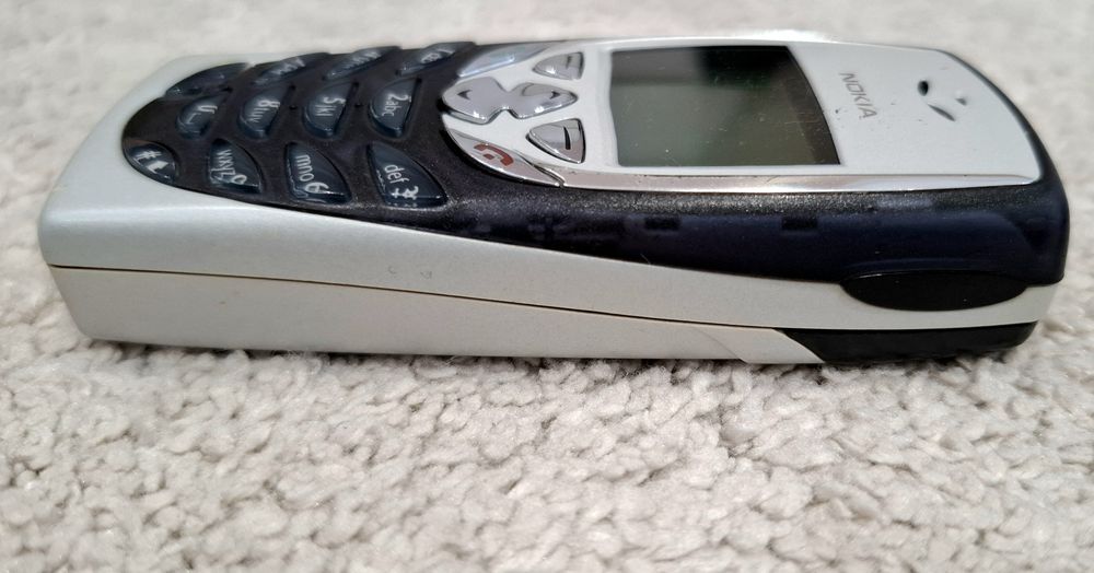 Отлично запазен NOKIA 8310