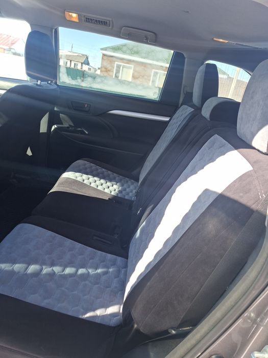 Продам машину ..